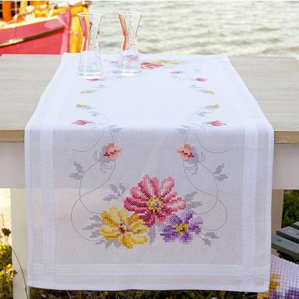 Creazioni - Tovaglie - Tovagliette in tela aida con fiori ricamati a punto  croce. 1 posto tavola